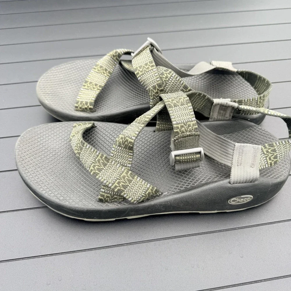 Chaco Shoes Mens Size 11 Gray Strap Sandals Adjustable Buckle Hiking Outdoor
